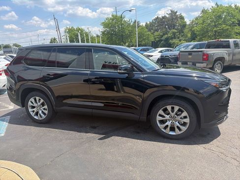 New 2026 Toyota Grand Highlander FWD image 7