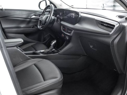 Used 2024 Buick Encore GX Sport Touring AWD/4WD image 40