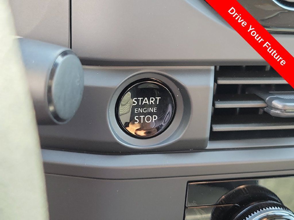 Used 2025 Nissan Pathfinder S AWD/4WD image 10