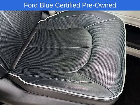 Used 2023 Chrysler Pacifica Limited FWD image 48