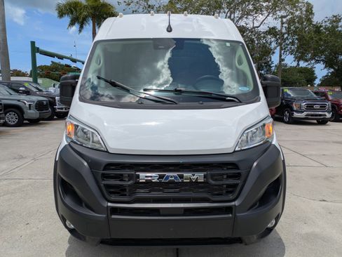 Used 2024 RAM ProMaster 2500 w/ Convenience Group FWD image 8