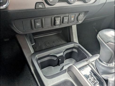 Used 2020 Toyota Tacoma TRD Off-Road image 20