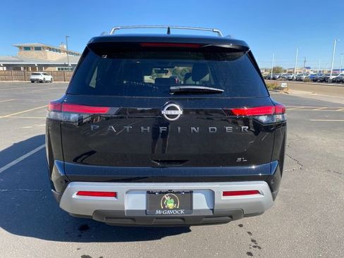 New 2025 Nissan Pathfinder SL image 5