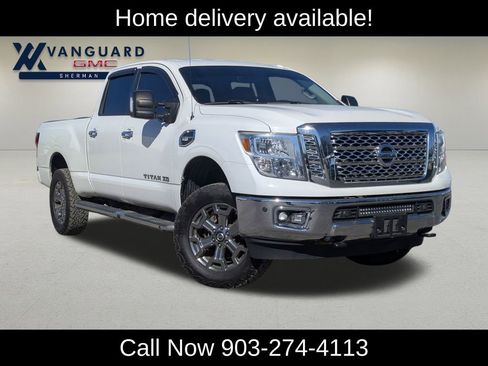 Used 2018 Nissan Titan SV w/ SV Convenience Package image 2
