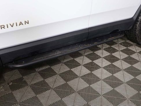 Used 2023 Rivian R1S Adventure image 22