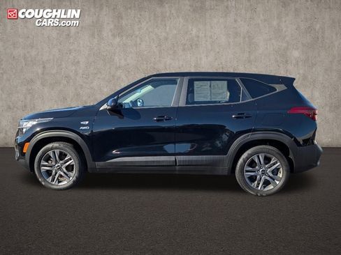 Used 2023 Kia Seltos LX image 4