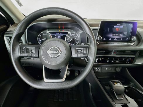 Used 2023 Nissan Rogue S FWD image 10