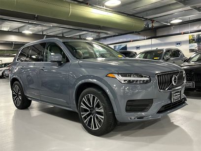 Used 2022 Volvo XC90 T6 Momentum w/ Climate Package