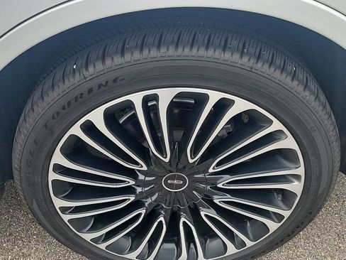 Used 2023 Lincoln Aviator Black Label w/ Dynamic Handling Package AWD/4WD image 10