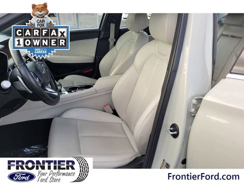 Used 2024 Genesis G70 2.5T image 12