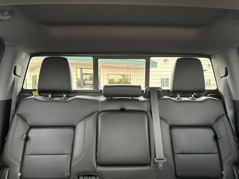 Used 2021 Chevrolet Silverado 1500 LTZ w/ LTZ Premium Package AWD/4WD image 32