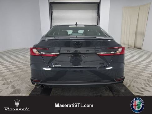 Used 2025 Toyota Camry SE image 4