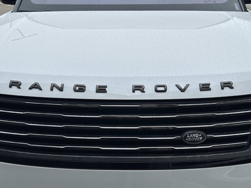 Certified 2023 Land Rover Range Rover SV AWD/4WD image 11