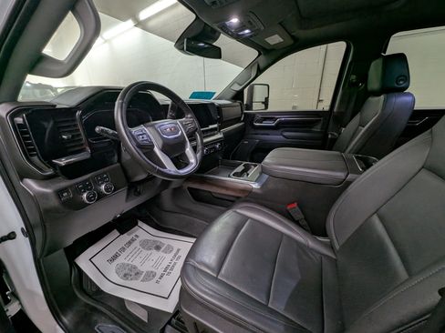 Used 2024 GMC Sierra 2500 SLT w/ SLT Premium Package image 15