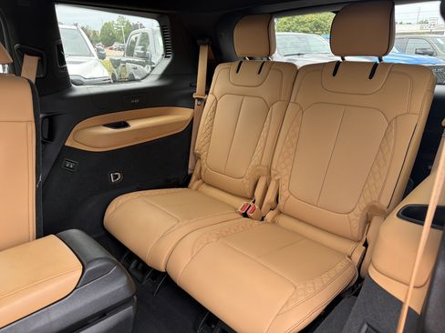 Used 2023 Jeep Grand Cherokee L Summit AWD/4WD image 20