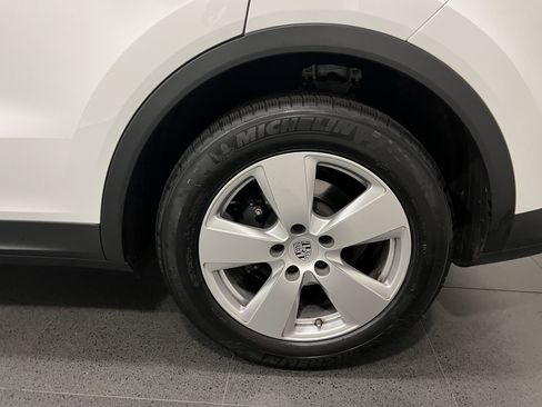 Certified 2022 Porsche Cayenne image 11