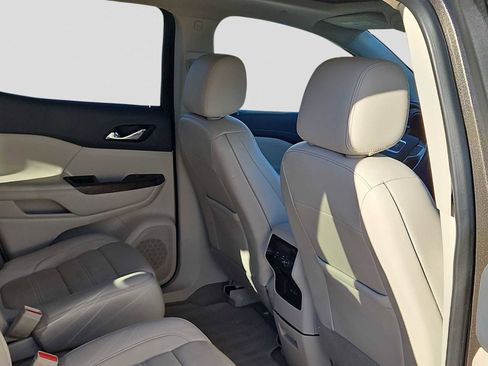 Used 2020 GMC Acadia Denali image 17