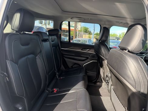 Used 2023 Jeep Grand Cherokee 4WD 4xe image 18