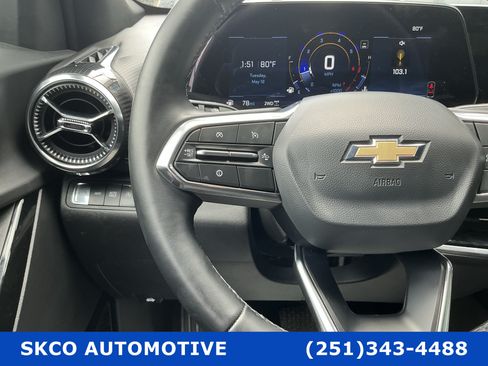 Used 2025 Chevrolet Equinox LT AWD/4WD image 19