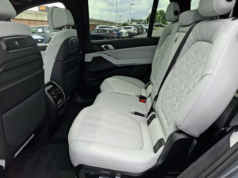Used 2026 BMW X7 xDrive40i AWD/4WD image 10