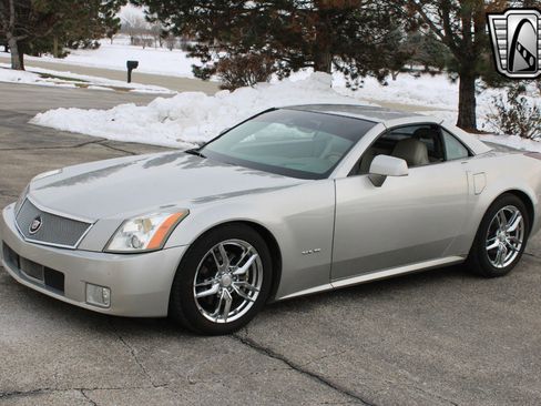 Used 2005 Cadillac XLR image 20