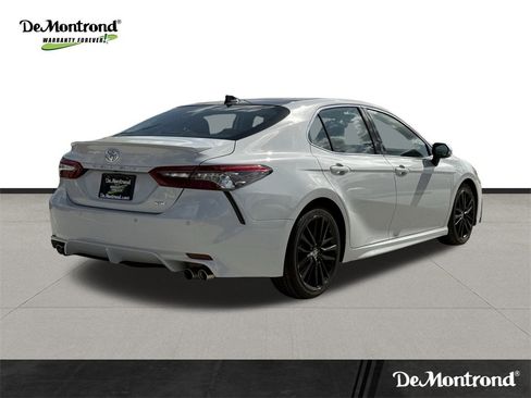 Used 2022 Toyota Camry XSE image 5