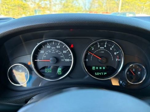 Used 2018 Jeep Wrangler Sahara w/ Connectivity Group image 16