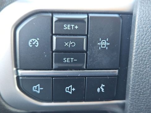 Used 2024 Ford Expedition Max XLT image 19