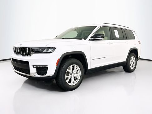 Used 2023 Jeep Grand Cherokee L Limited w/ Luxury Tech Group II AWD/4WD image 3