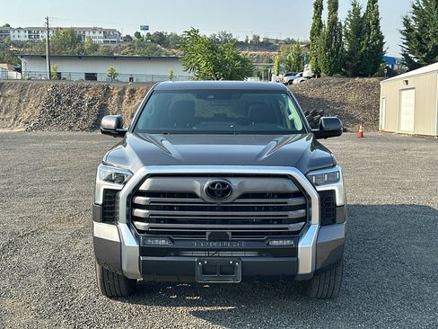 Used 2024 Toyota Tundra Limited AWD/4WD image 6