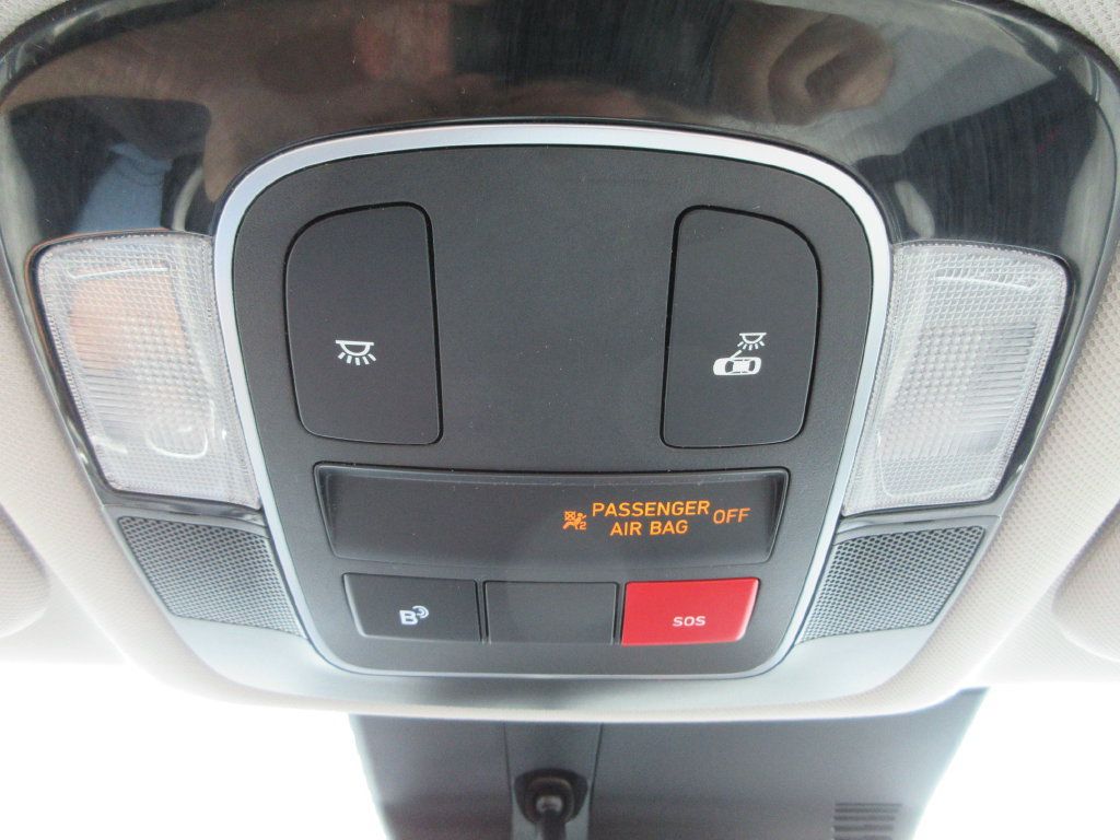 Used 2025 Hyundai Sonata SEL FWD image 29