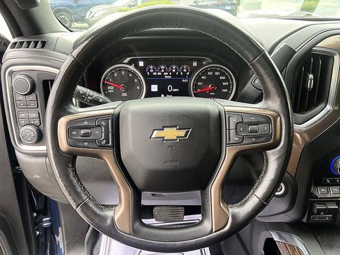 Used 2019 Chevrolet Silverado 1500 High Country w/ Technology Package AWD/4WD image 13