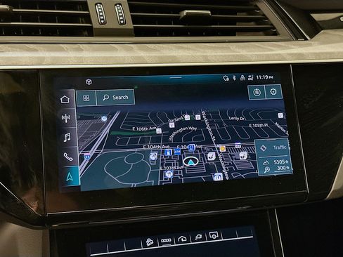 Used 2023 Audi e-tron Premium Plus w/ Premium Plus Package image 22