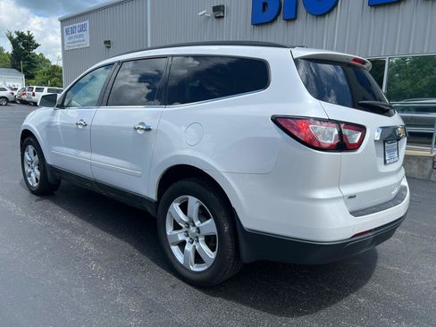 Used 2016 Chevrolet Traverse LT w/ Style and Technology Package AWD/4WD image 3