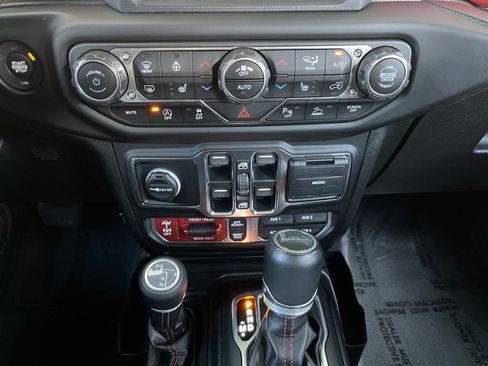 Used 2020 Jeep Gladiator Rubicon AWD/4WD image 31