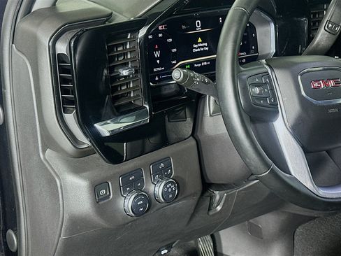 Used 2025 GMC Sierra 1500 Elevation AWD/4WD image 16
