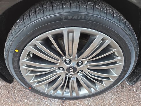 Used 2014 Kia Cadenza Limited image 11