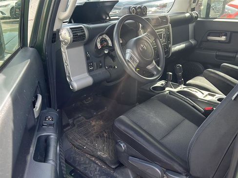 Used 2014 Toyota FJ Cruiser 4WD w/ Convenience Package image 7