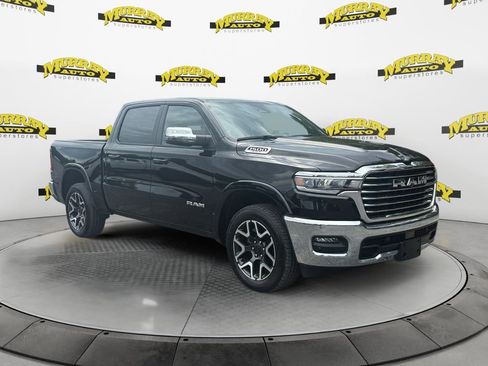 Used 2025 RAM 1500 Laramie AWD/4WD image 7