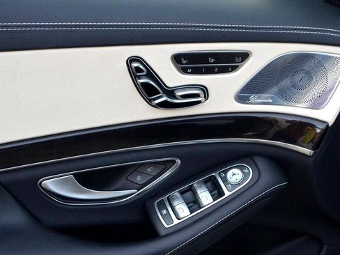 Used 2018 Mercedes-Benz S 560 Sedan image 19