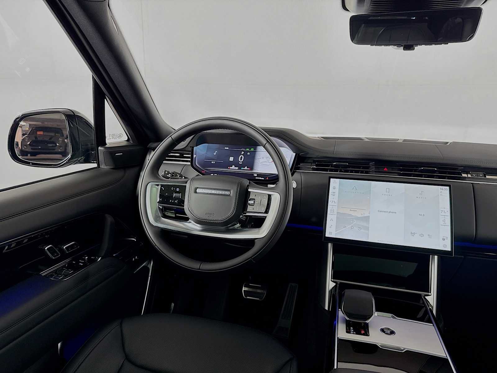 New 2026 Land Rover Range Rover Long Wheelbase SE AWD/4WD image 24