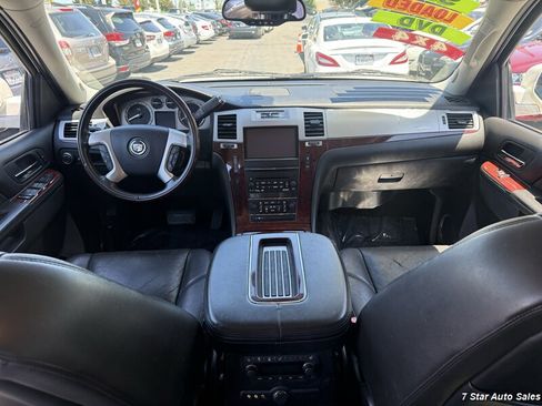 Used 2013 Cadillac Escalade ESV Luxury AWD/4WD image 10