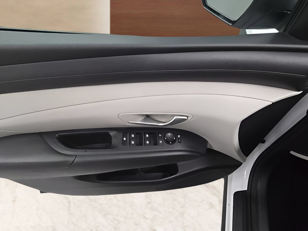 Used 2025 Hyundai Tucson SEL AWD/4WD image 10