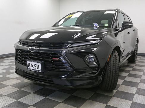 Used 2023 Chevrolet Blazer RS w/ Driver Confidence II Package AWD/4WD image 4