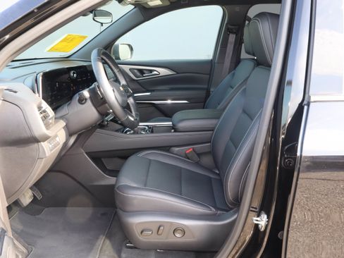 Used 2026 Chevrolet Traverse LT AWD/4WD image 7