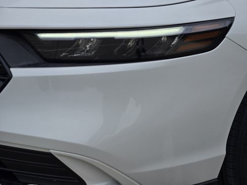Used 2023 Honda Accord EX image 29