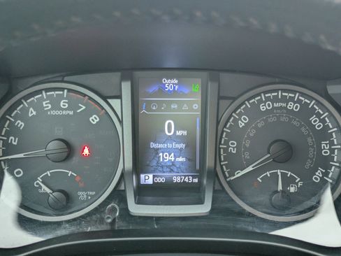 Used 2018 Toyota Tacoma TRD Sport w/ Technology Package image 23