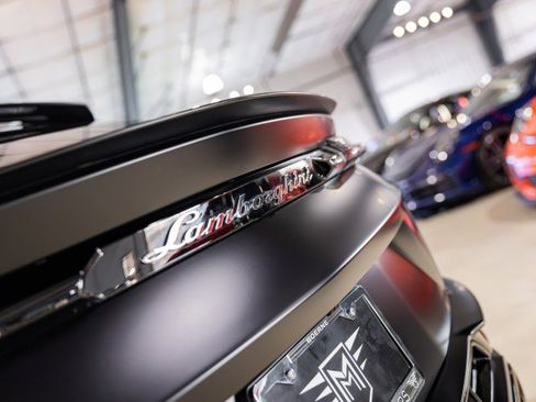 Used 2023 Lamborghini Urus S image 11