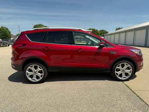 Used 2019 Ford Escape Titanium AWD/4WD image 4