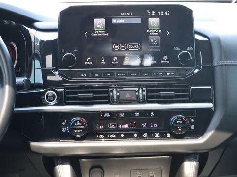 Used 2023 Nissan Pathfinder Platinum w/ Lighting Package (N93) FWD image 28